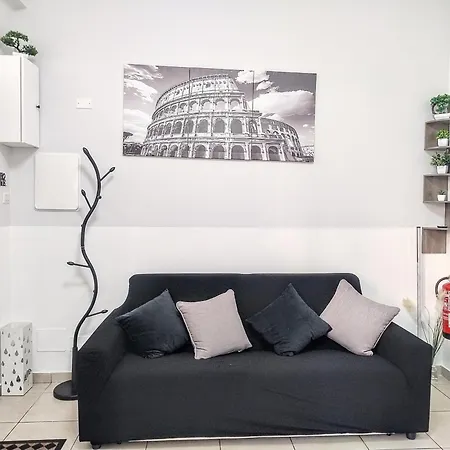 Domus Tiziano 30 Meters From The C Line Apartament